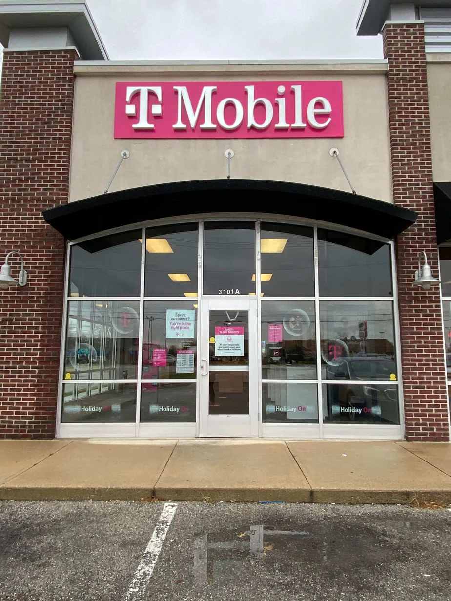  Exterior photo of T-Mobile store at Western Ave & W 32nd St, Marion, IN 