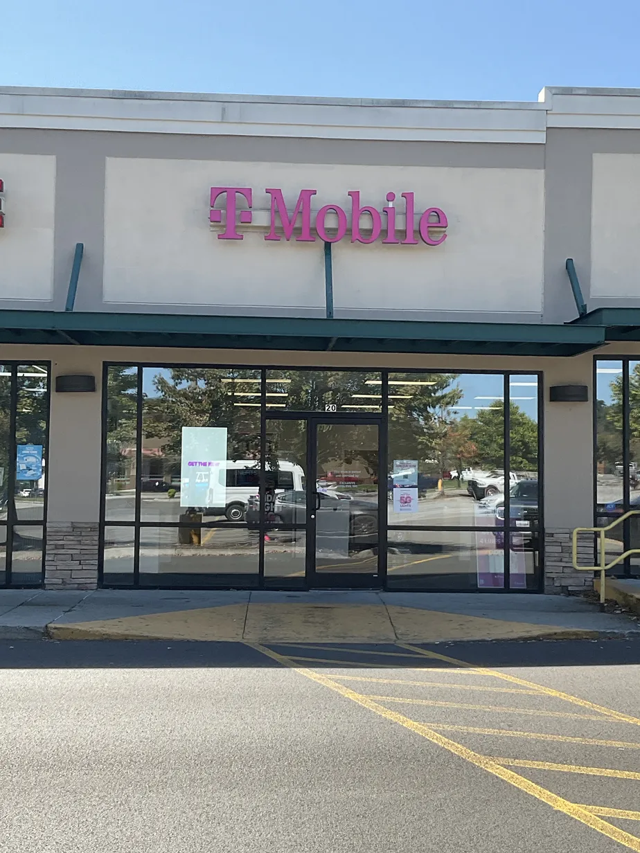  Exterior photo of T-Mobile Store at Commonwealth Dr & Cardinal St, Wytheville, VA 