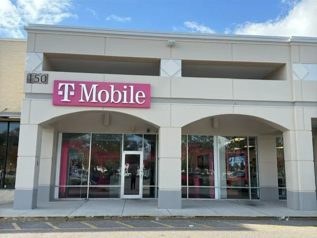  Exterior photo of T-Mobile Store at West Town Corners, Altamonte Springs, FL 