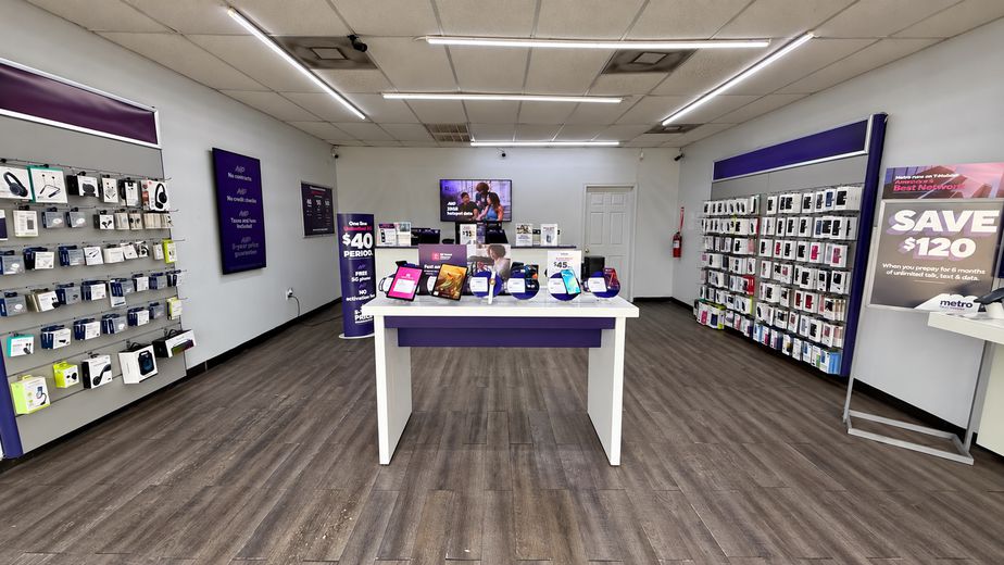 Metro by T-Mobile 8514 C E King Pkwy - 8514 C E King Pkwy 