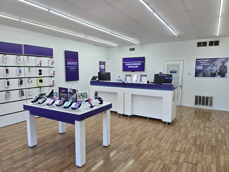 Metro by T-Mobile 2329 Vance Jackson Rd - 2329 Vance Jackson Rd 