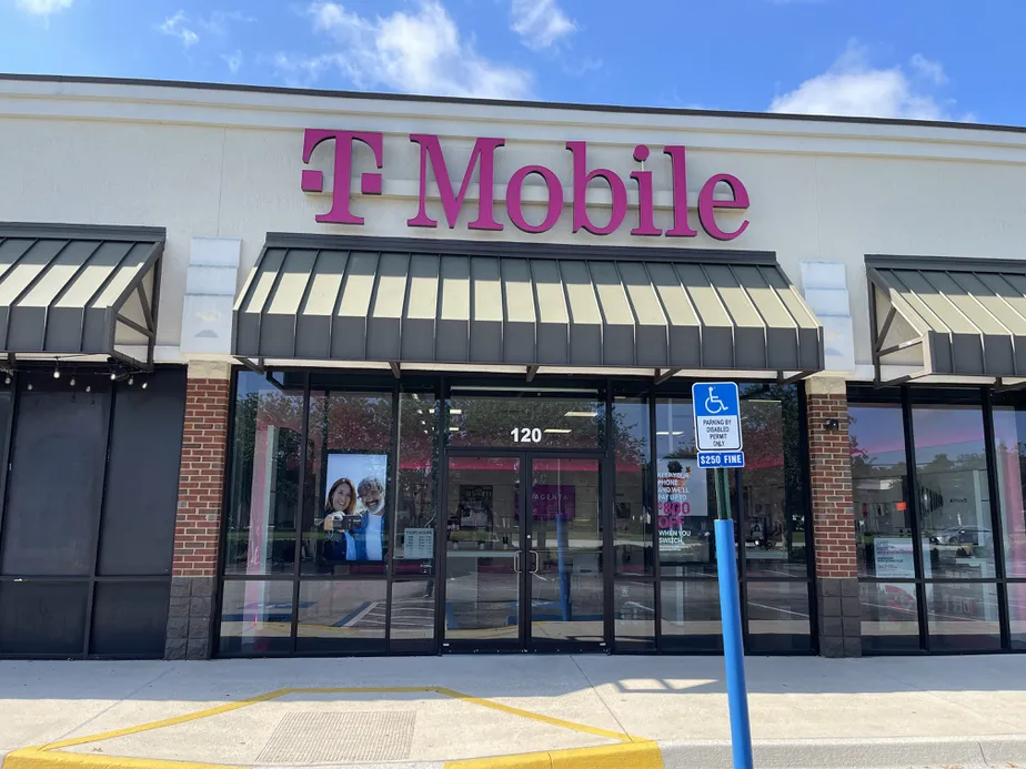  Exterior photo of T-Mobile Store at Eagle Harbor, Orange Park, FL 