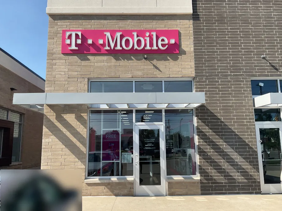  Exterior photo of T-Mobile Store at Ann Arbor Rd & S Mill St, Plymouth, MI 