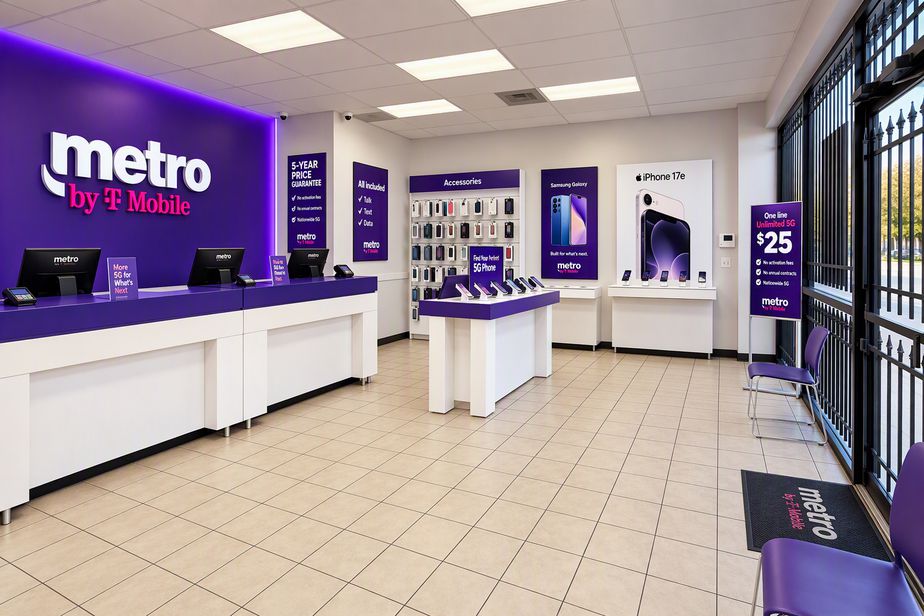Metro by T-Mobile 7997 W Airport Blvd - 7997 W Airport Blvd 