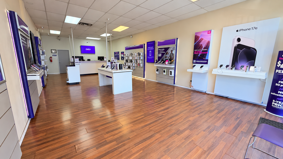 Metro by T-Mobile 1116 N Riverside Dr A - 1116 N Riverside Dr A 