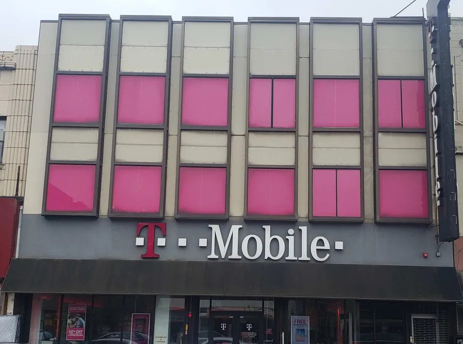 Exterior photo of T-Mobile store at Kennedy Blvd & Journal Square, Jersey City, NJ