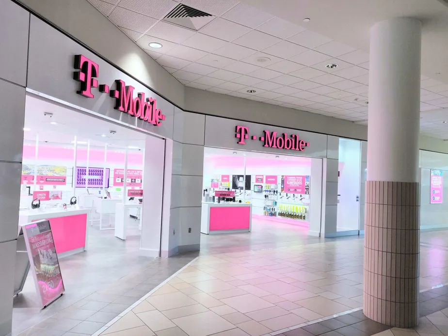  Exterior photo of T-Mobile store at Plaza Carolina 1, Carolina, PR 