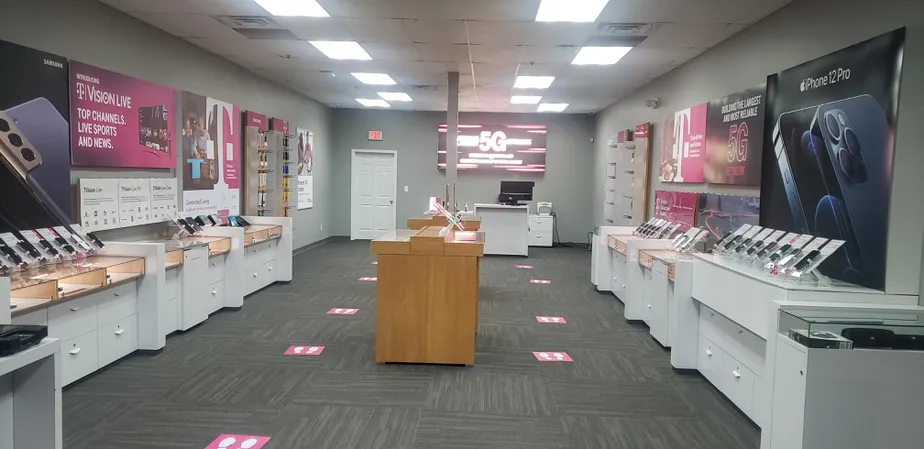  Interior photo of T-Mobile Store at Skywatch Dr & Belinda Blvd, Danville, KY 