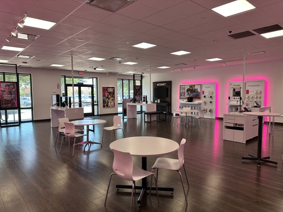  Interior photo of T-Mobile Store at Gateway Courtyard, Fairfield, CA 