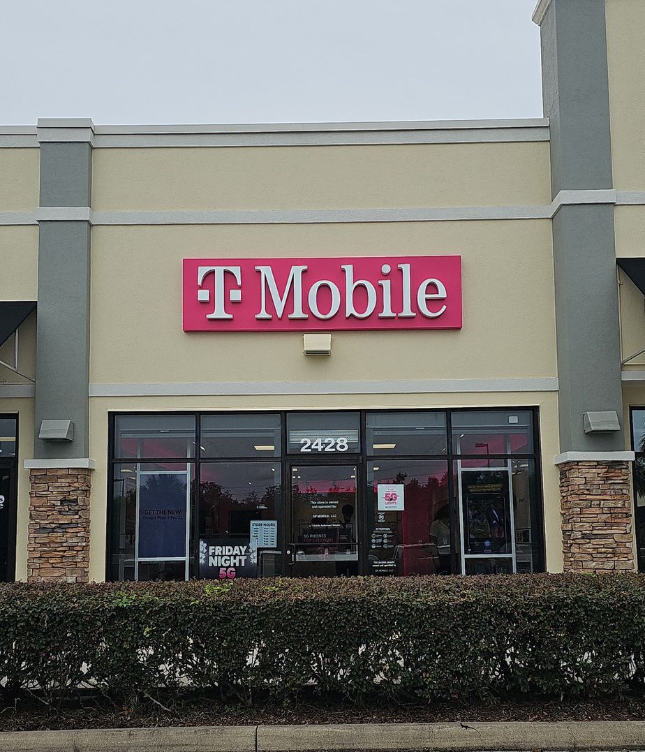 Exterior photo of T-Mobile Store at Heritage Hills, Citrus Hills, FL