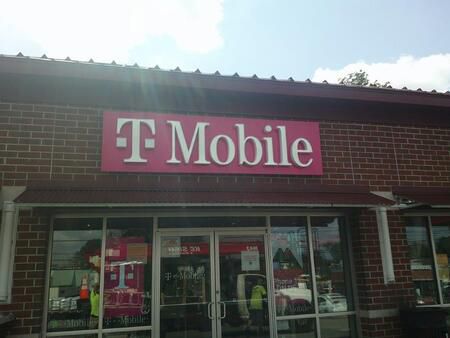 Exterior photo of T-Mobile Store at Lansdowne Ave & State Rd, Upper Darby, PA