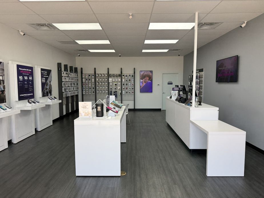 Metro by T-Mobile 1515 Pleasanton Rd - 1515 Pleasanton Rd 
