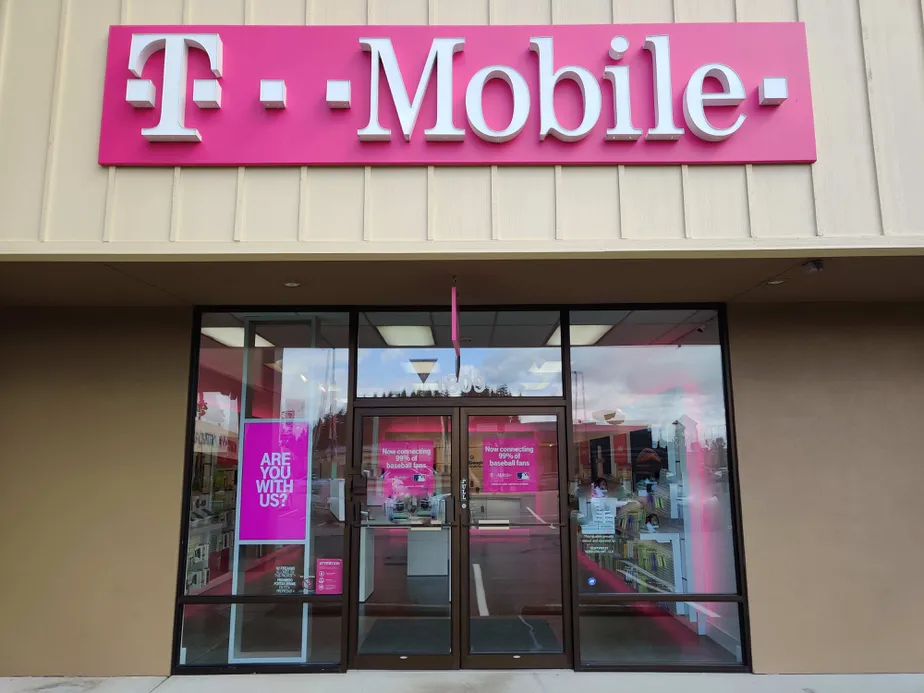 Exterior photo of T-Mobile store at Lum Rd & Haviland St, Centralia, WA