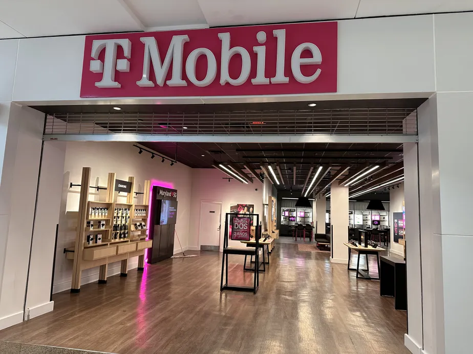 Exterior photo of T-Mobile Store at Westfield Wheaton, Wheaton, MD