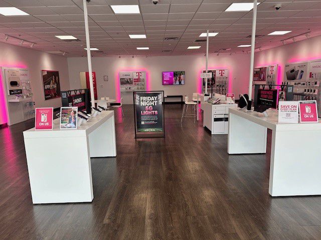 Interior photo of T-Mobile Store at State Rd & Chesterfield Hwy, Cheraw, SC