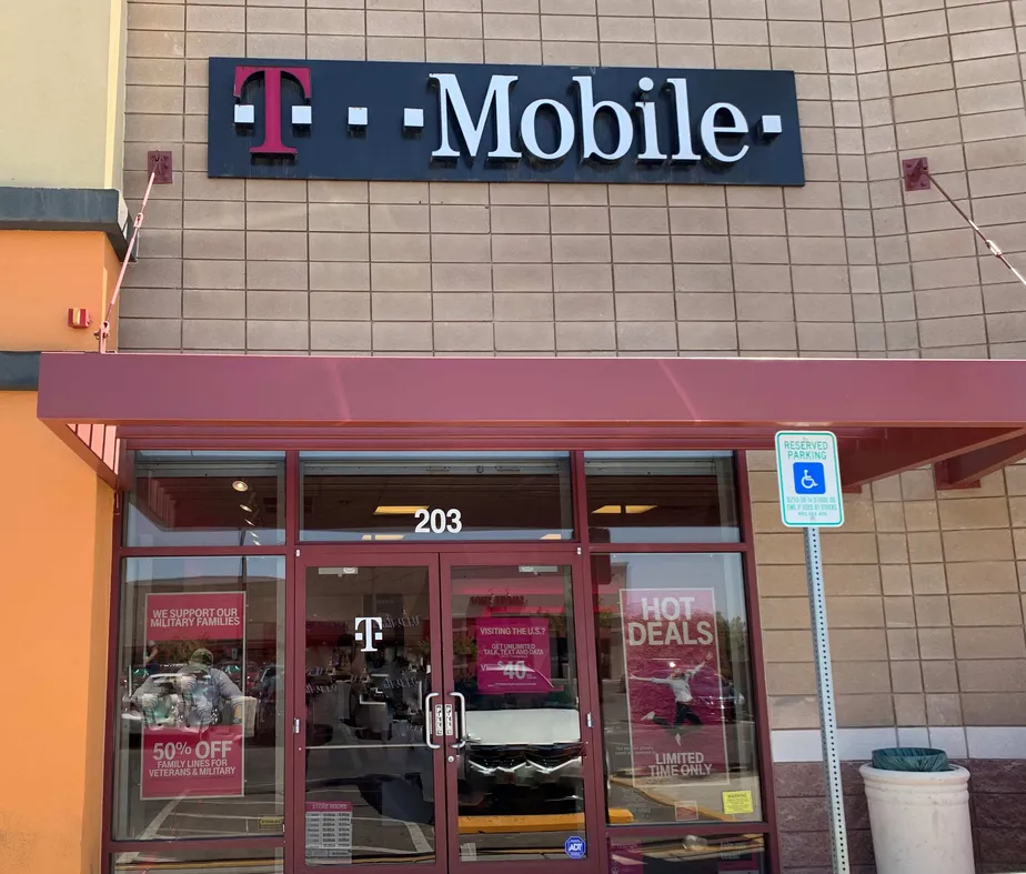 Exterior photo of T-Mobile store at Lake Mead & Hollywood, Las Vegas, NV