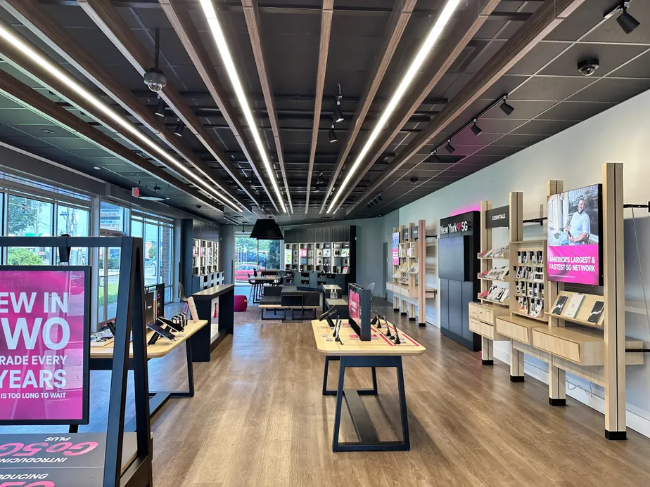 Interior photo of T-Mobile Store at Sandford & Columbus, Mount Vernon, NY