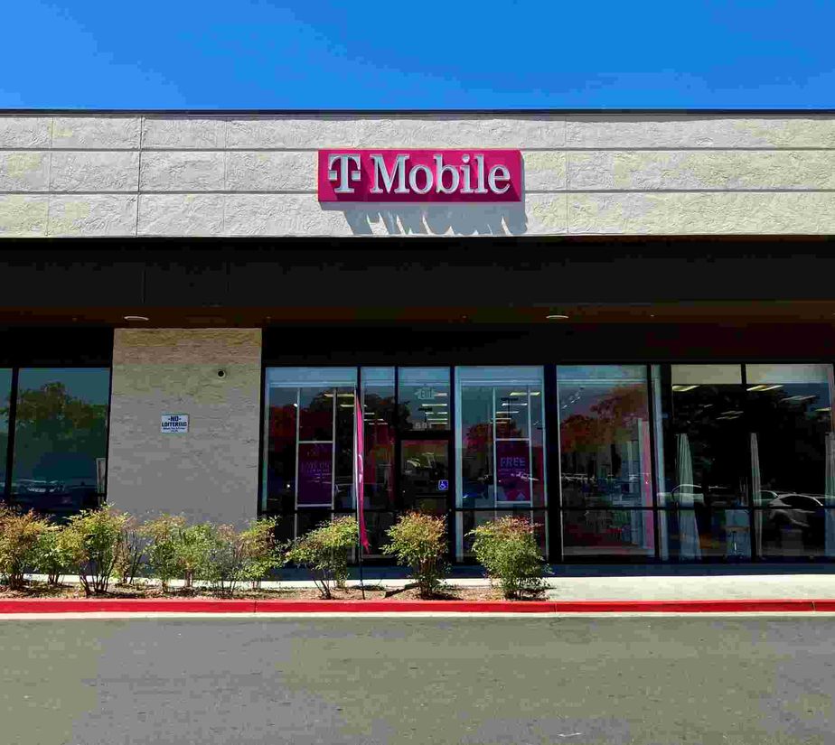 Exterior photo of T-Mobile Store at Rohnert Park Expy & Labath Ave, Rohnert Park, CA
