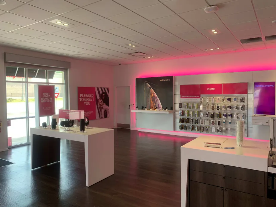 Interior photo of T-Mobile Store at 9th Avenue North & 18th Street N, Bessemer, AL