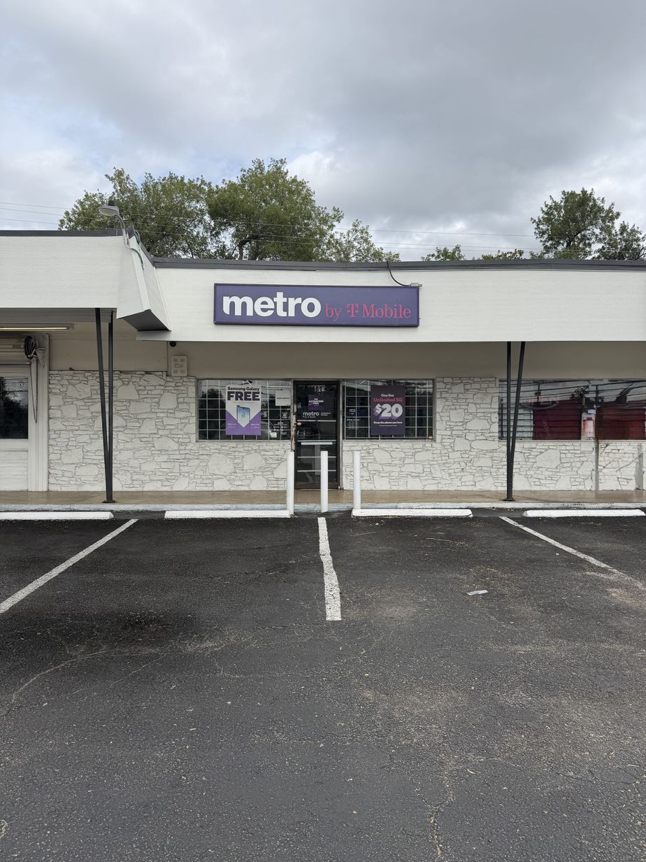 Metro by T-Mobile 1403 Castroville Rd - 1403 Castroville Rd 