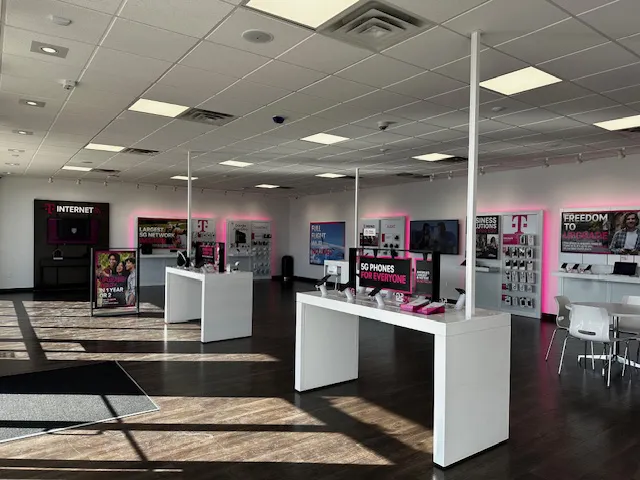  Interior photo of T-Mobile Store at Clovis Retail Center, Clovis, NM 