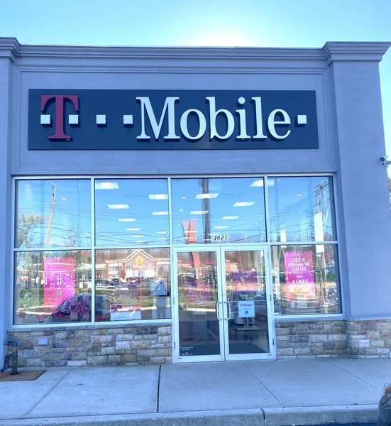 Tablets at TMobile Charleston in Staten Island, NY