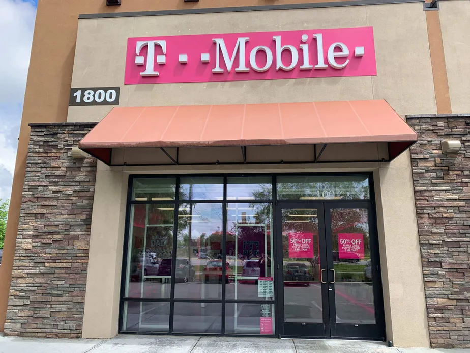 Exterior photo of T-Mobile store at S Meridian Rd & Overland Rd, Meridian, ID
