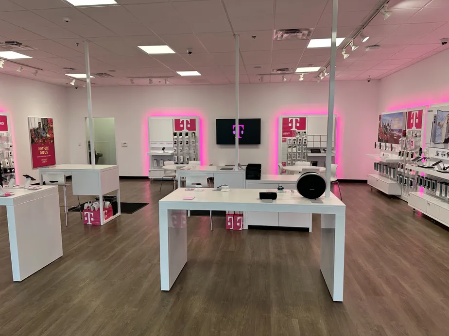 Interior photo of T-Mobile Store at N 1st St & Mockingbird Ln, Abilene, TX 