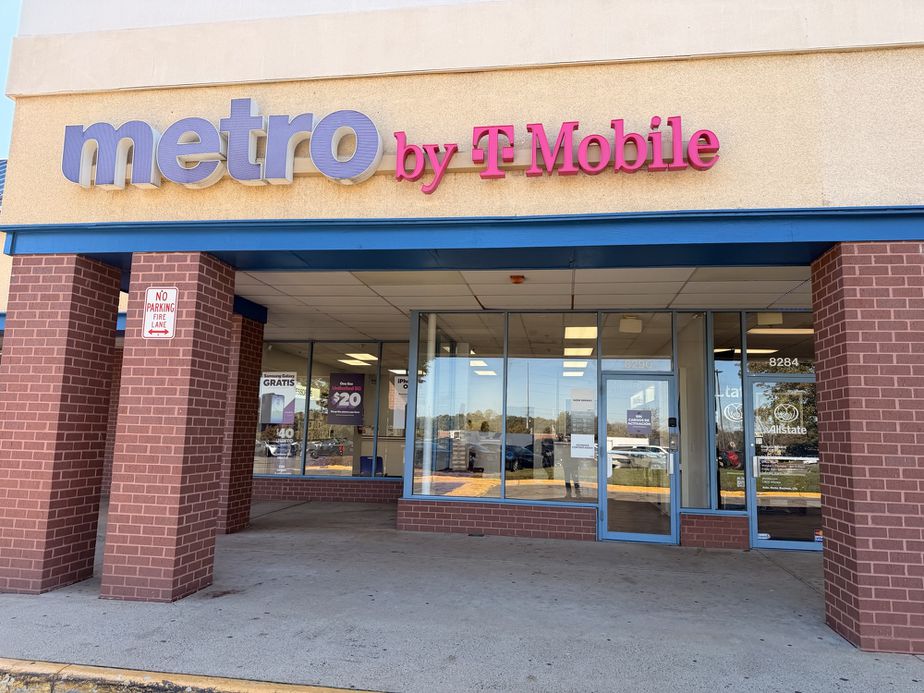 Metro by T-Mobile 8290 Shoppers Sq - 8290 Shoppers Sq 