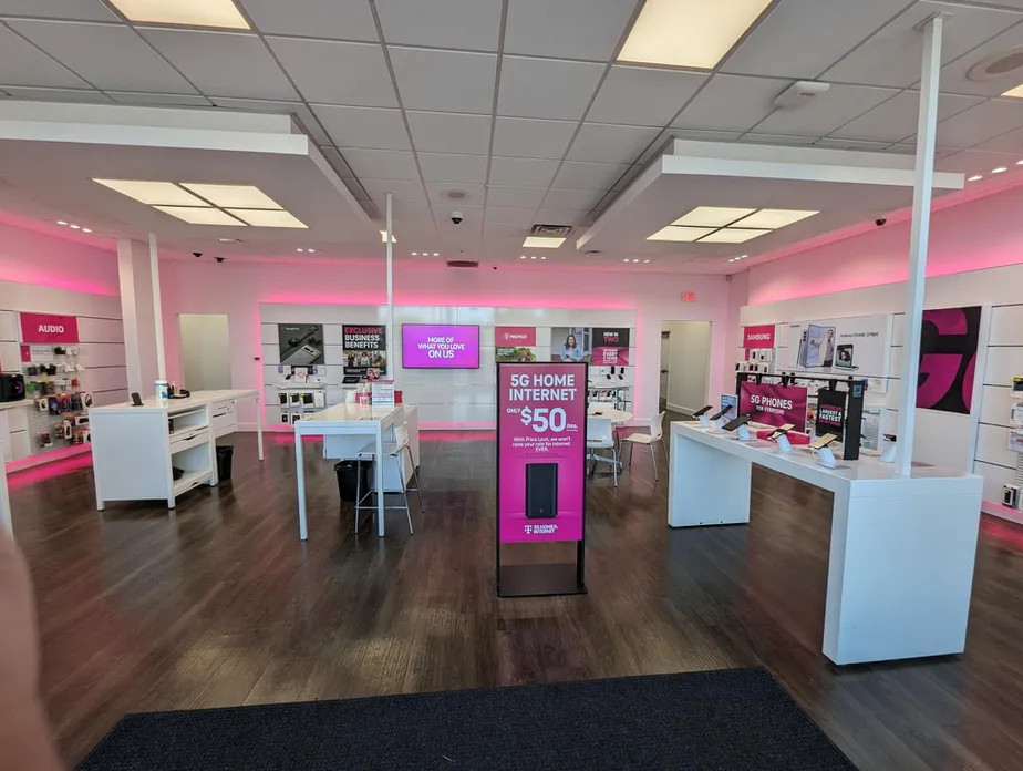  Interior photo of T-Mobile Store at The District, South Jordan, UT 