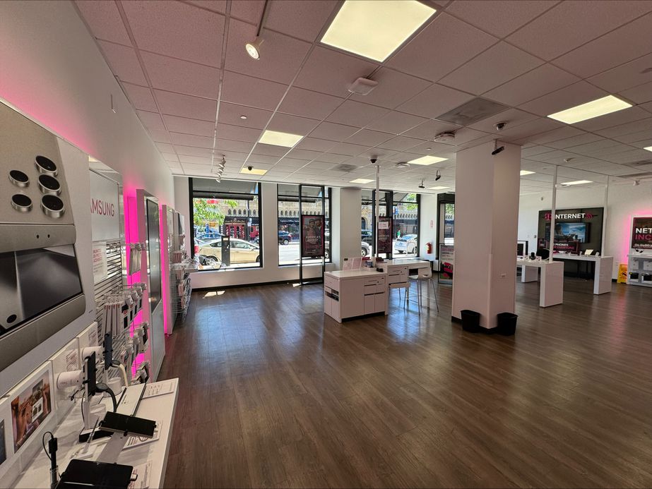 Interior photo of T-Mobile Store at N Broadway & W Leland, Chicago, IL