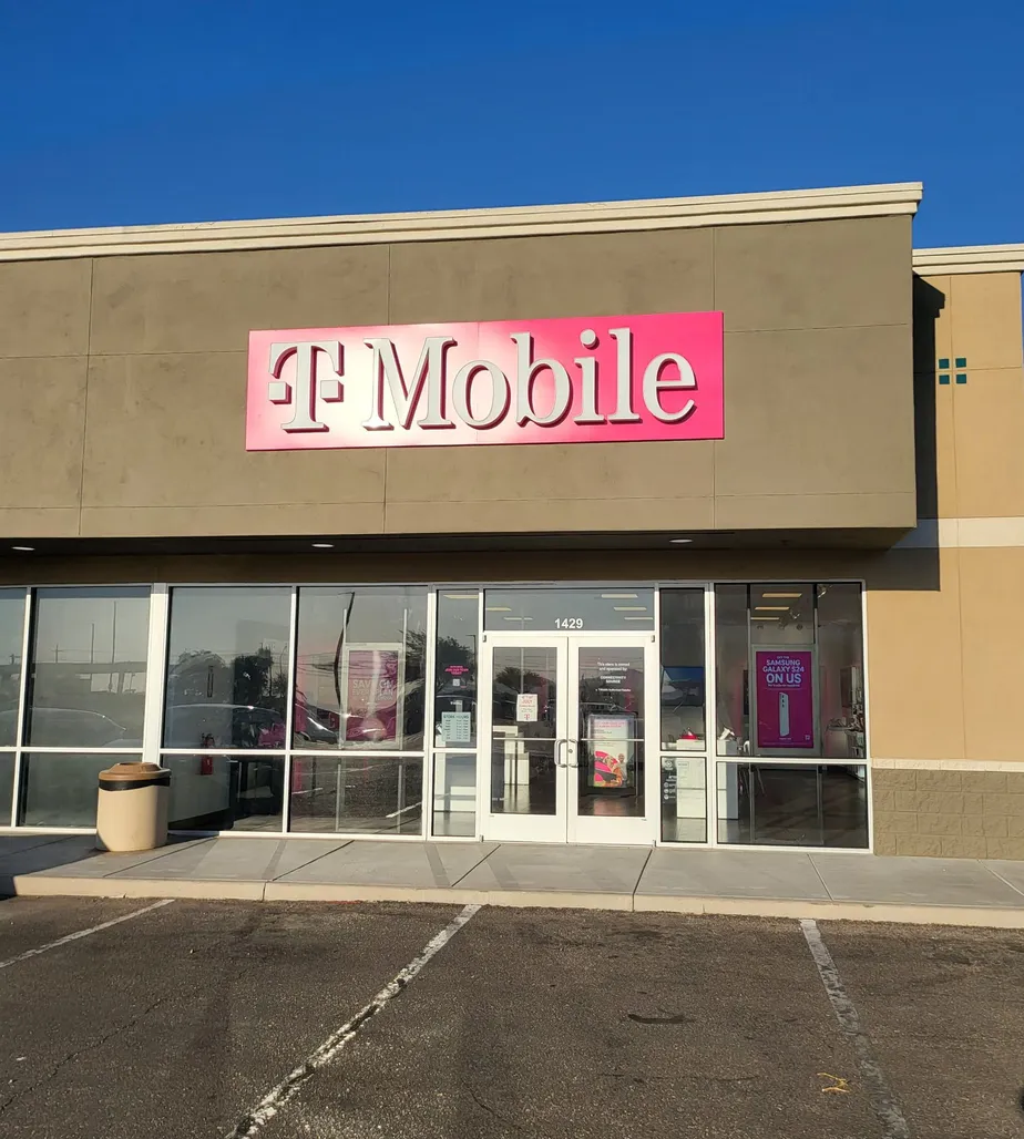  Exterior photo of T-Mobile Store at Arizona & Ruins, Coolidge, AZ 