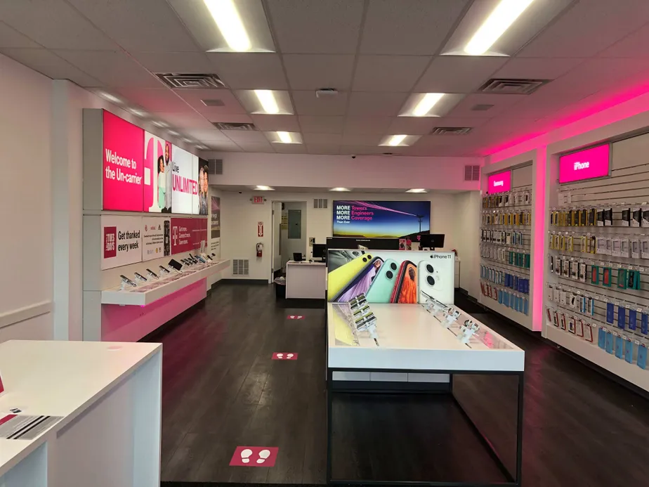  Interior photo of T-Mobile Store at City Ave & Trent Rd, Philadelphia, PA 