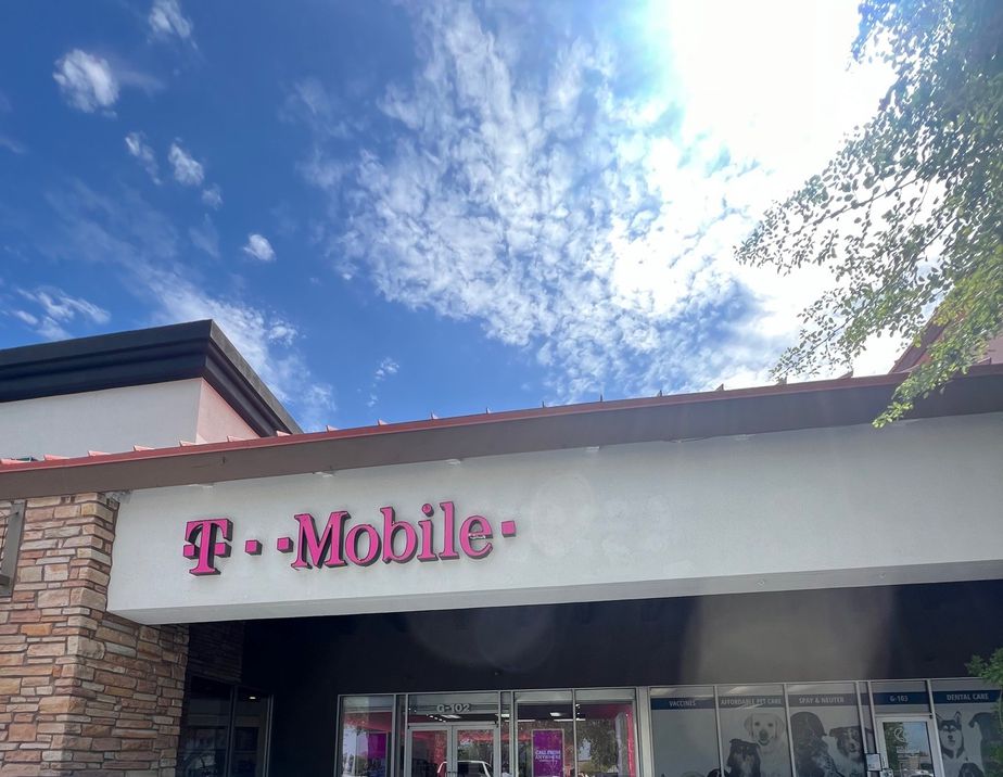 Exterior photo of T-Mobile Store at 99th & Lower Buckeye, Tolleson, AZ