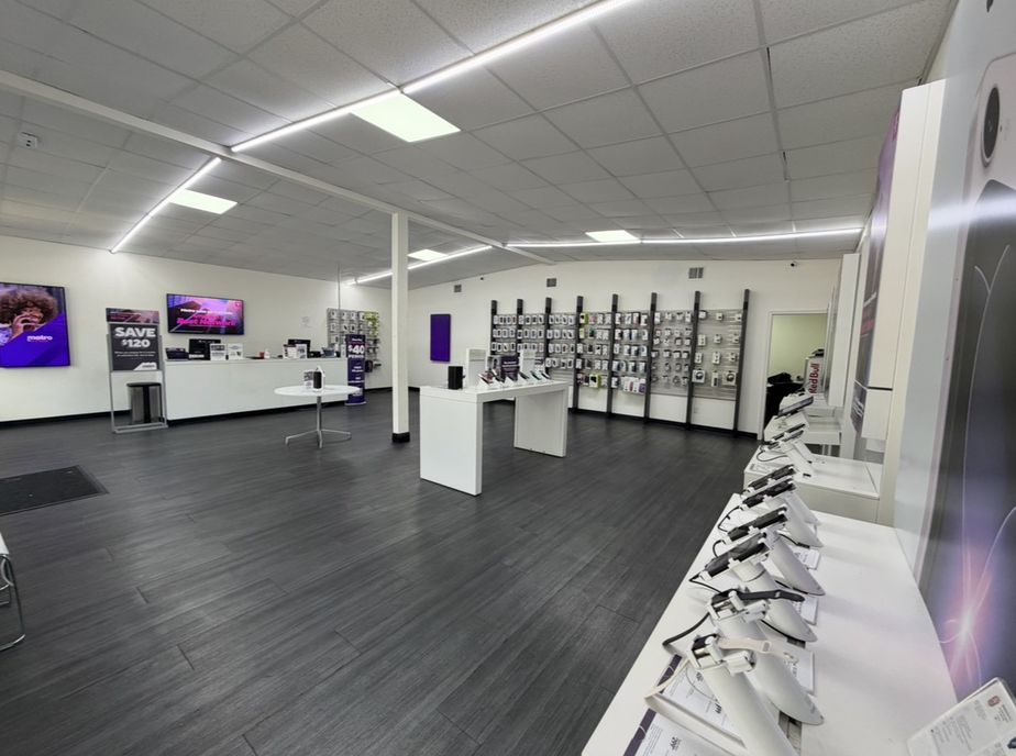 Metro by T-Mobile 7016 HARRISBURG BLVD - 7016 HARRISBURG BLVD 