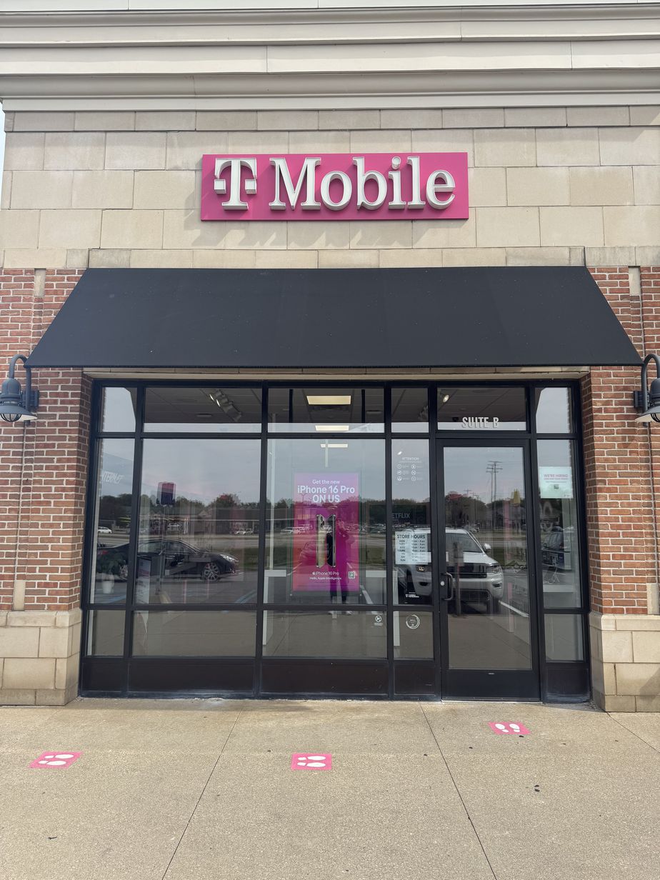 Exterior photo of T-Mobile Store at West Shore Dr & Riley St, Holland, MI