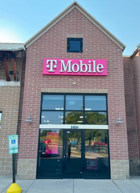 Exterior photo of T-Mobile Store at Waukesha - Grandview Blvd, Waukesha, WI