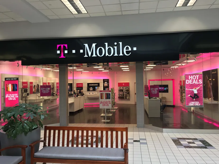 Exterior photo of T-Mobile store at Valley Mall 4, Hagerstown, MD