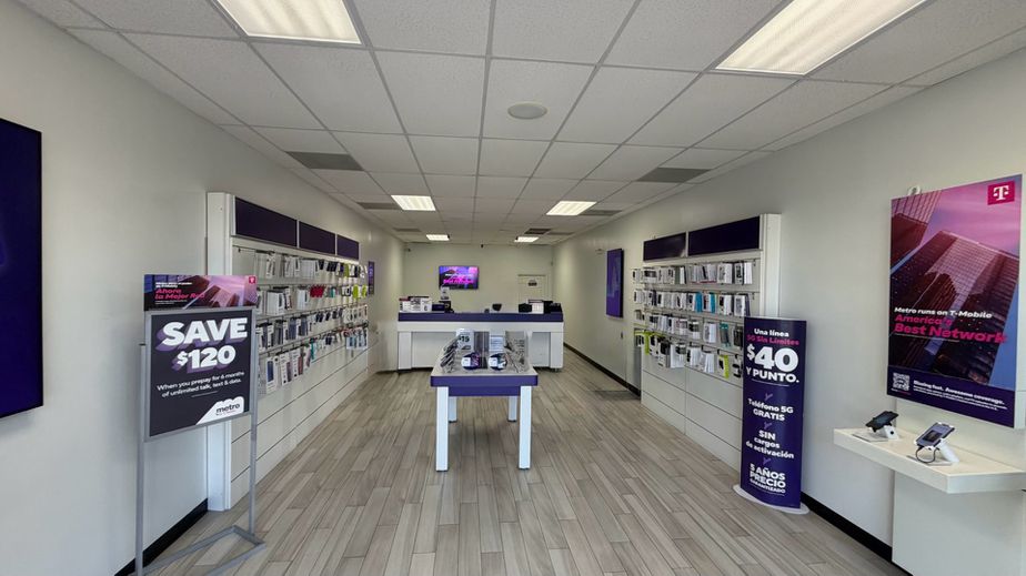 Metro by T-Mobile 6078 Fry Rd - 6078 Fry Rd