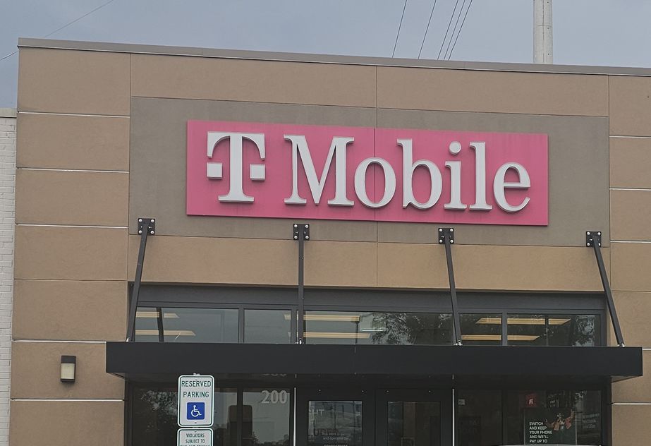Exterior photo of T-Mobile Store at Airport Fwy & Central Dr, Bedford, TX