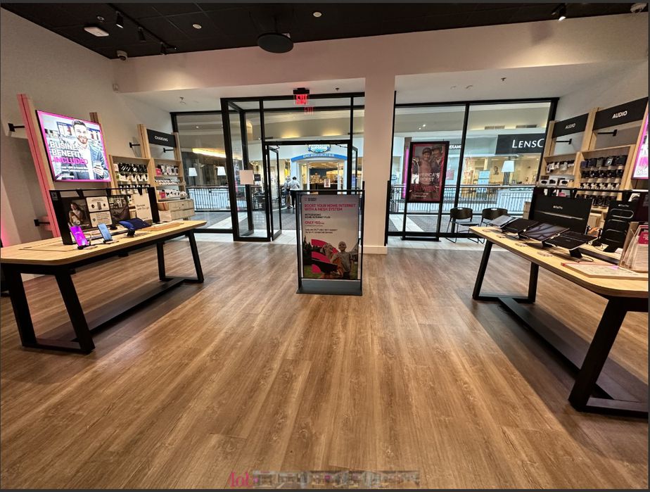Interior photo of T-Mobile Store at Polaris Fashion Place, Columbus, OH