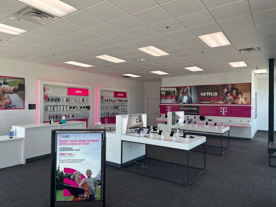  Interior photo of T-Mobile Store at N Webb Rd & College St, Grand Island, NE 