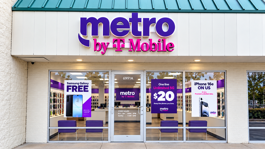 Metro by T-Mobile 699 Northland Blvd - 699 Northland Blvd 