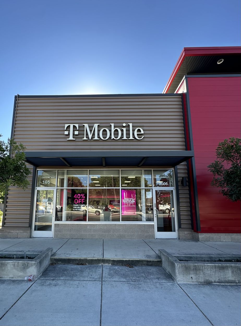 Exterior photo of T-Mobile Store at Broadway & Mulberry, San Antonio, TX