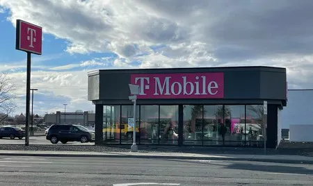  Exterior photo of T-Mobile Store at N Stratford Rd & Hwy 17 N, Moses Lake, WA 