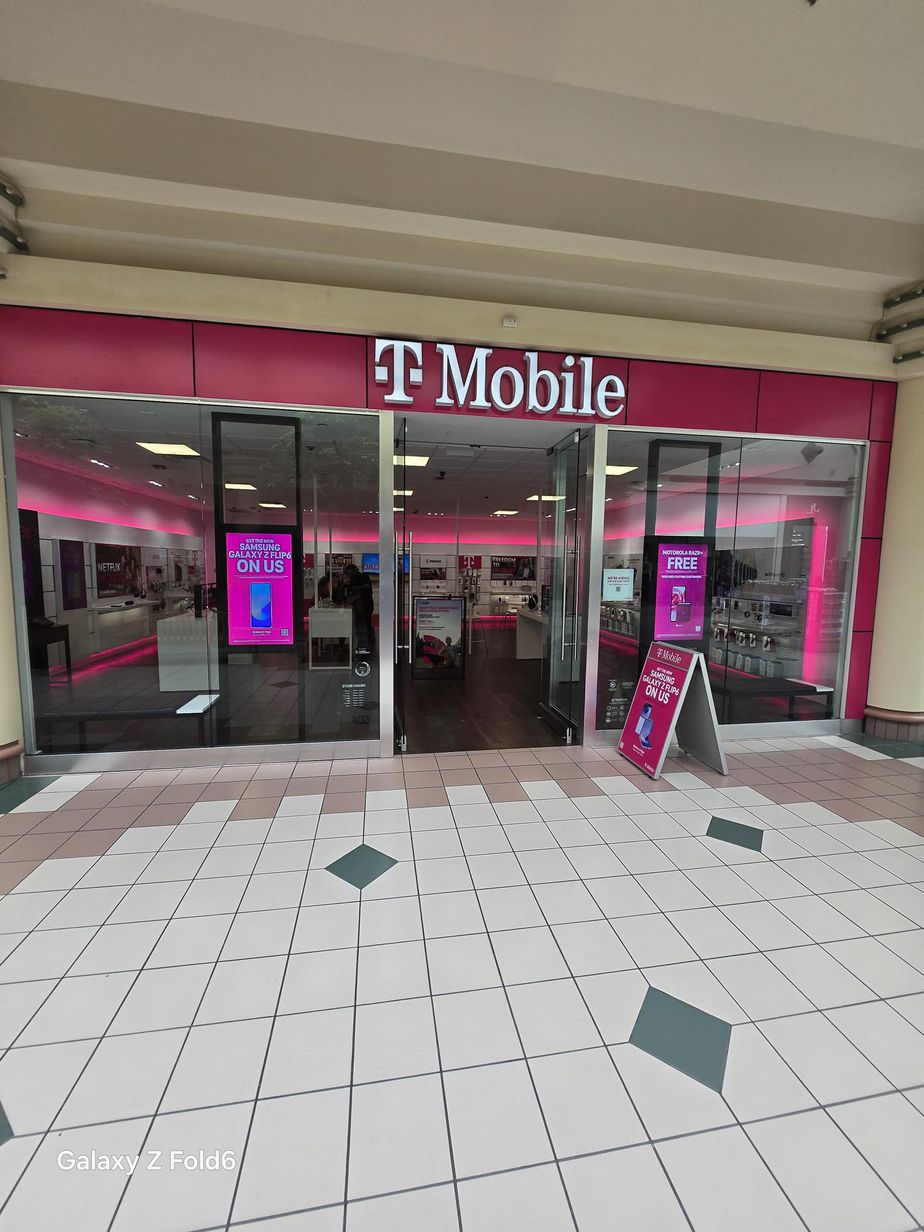 Exterior photo of T-Mobile Store at Greece Ridge Mall, Rochester, NY