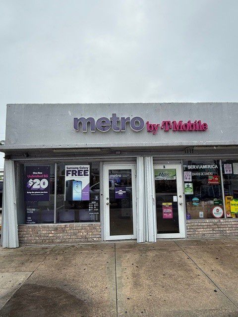 Metro by T-Mobile 1117 Lake Ave - 1117 Lake Ave 
