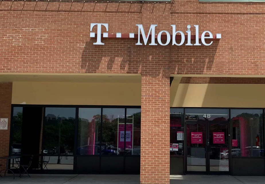  Exterior photo of T-Mobile store at Mountain Rd & Gov Ritchie Hwy, Glen Burnie, MD 