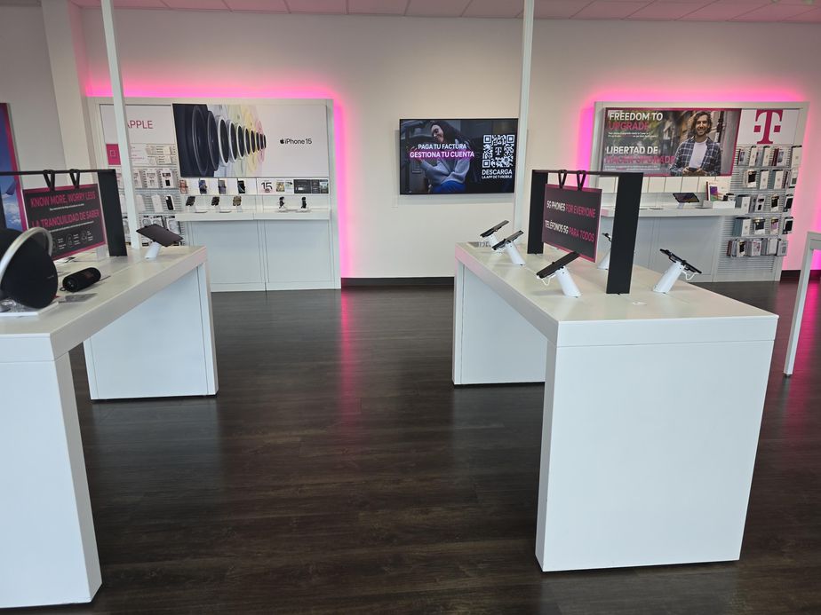 Interior photo of T-Mobile Store at Shrewsbury Commons, Shrewsbury, PA