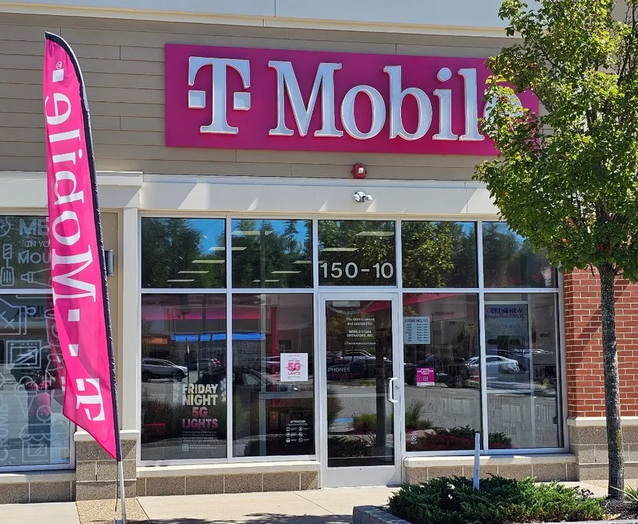  Exterior photo of T-Mobile Store at Rochester NH, Rochester, NH 